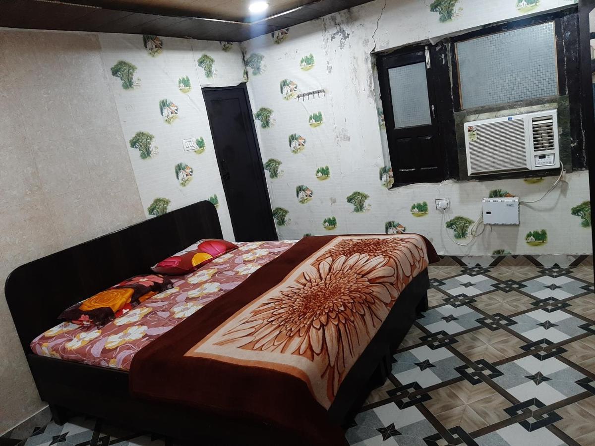 Shri Haridas Dham Matura Exterior foto